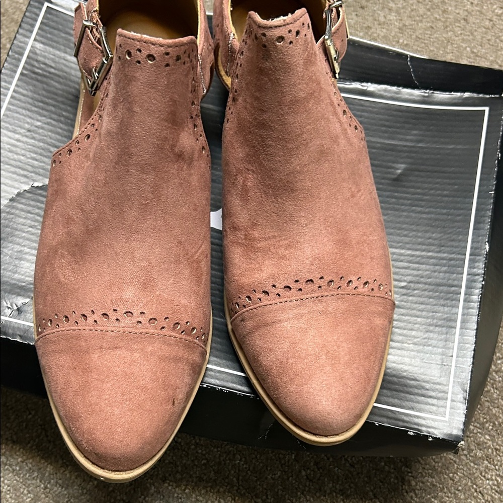 New Mauve Pink Suede Ankle Boots with cut-out 8 - Picture 2 of 2